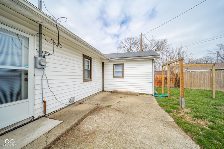 Listing Image 23