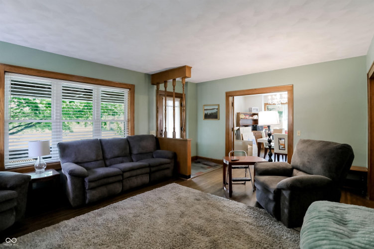 Listing Image 5