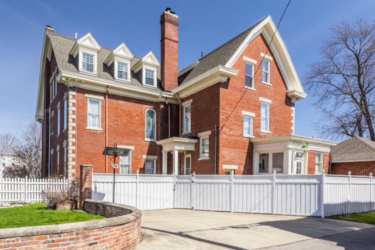 Listing Image 50