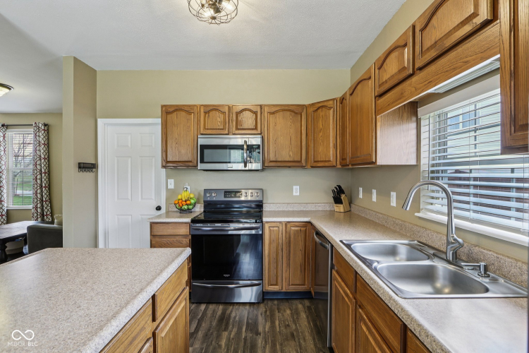 Listing Image 13