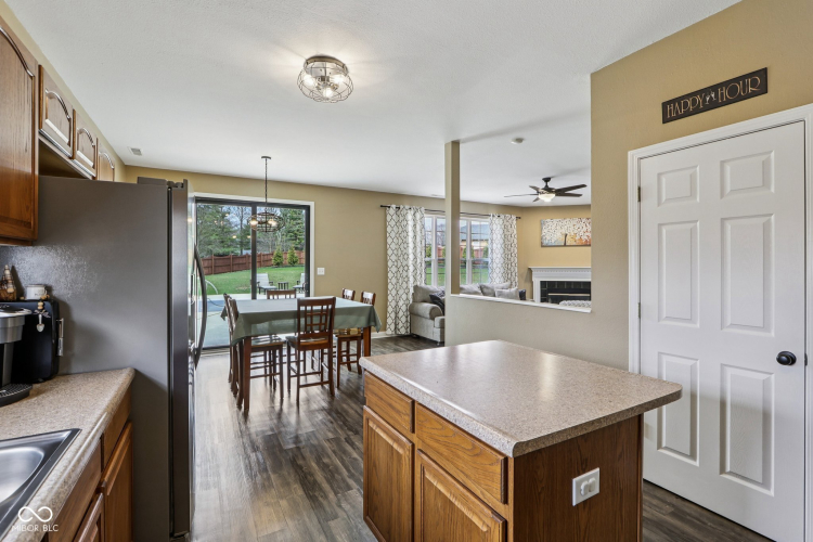 Listing Image 14