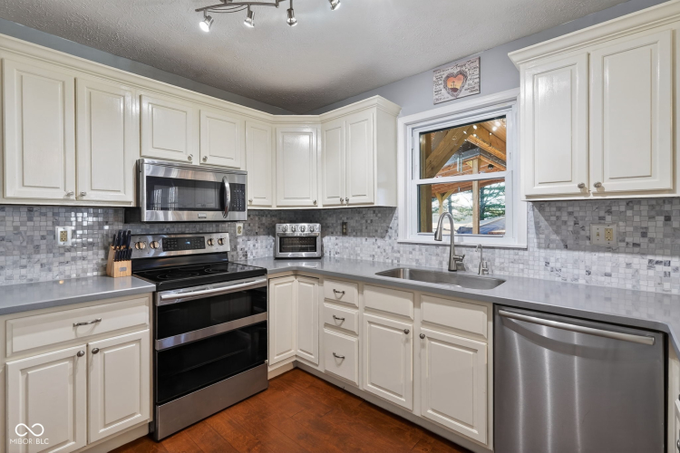 Listing Image 13