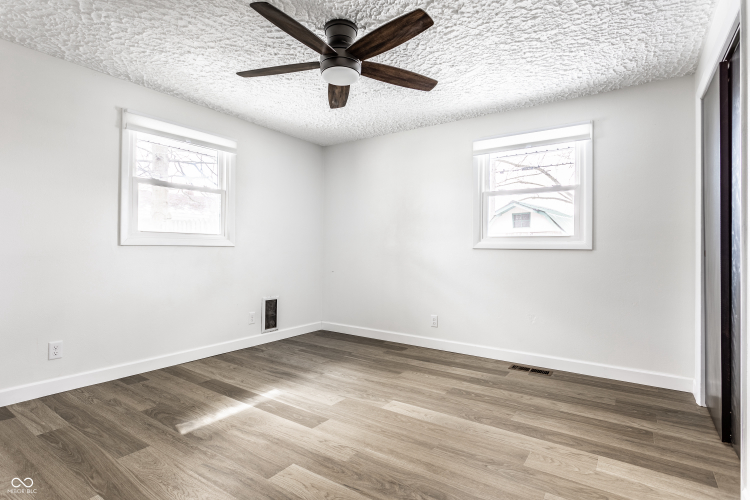 Listing Image 25