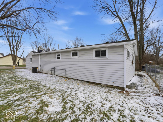 Listing Image 44