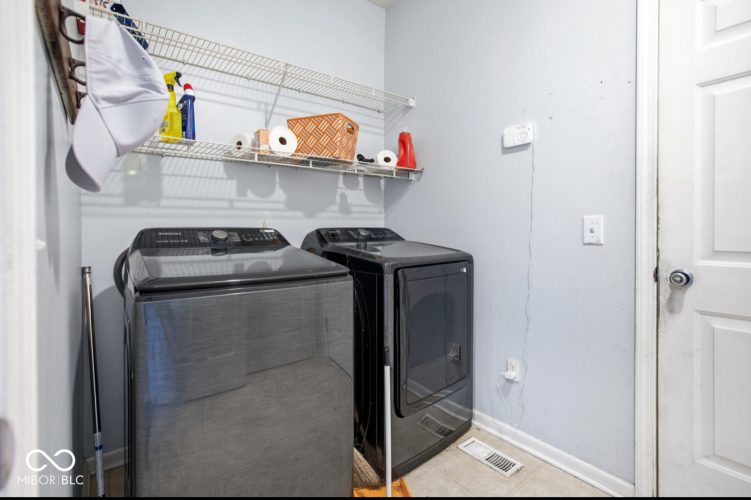 Listing Image 17