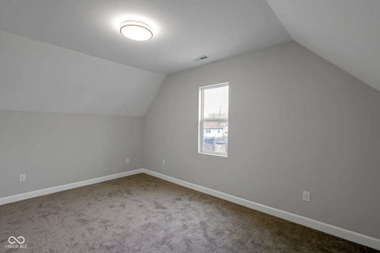 Listing Image 37