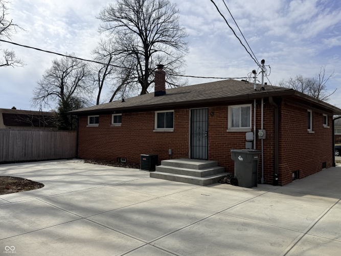 Listing Image 18