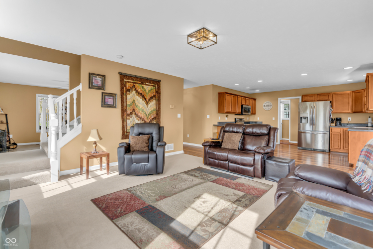 Listing Image 14