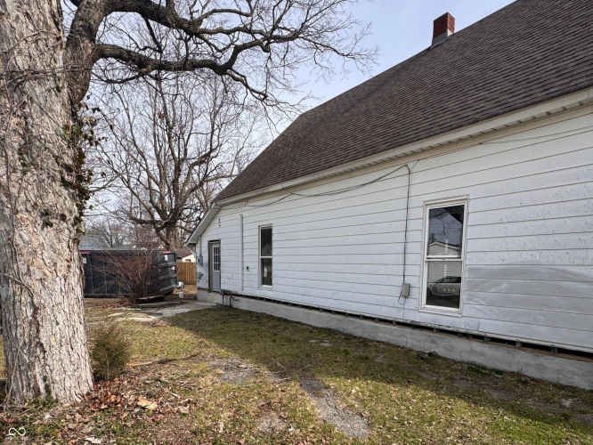 Listing Image 6