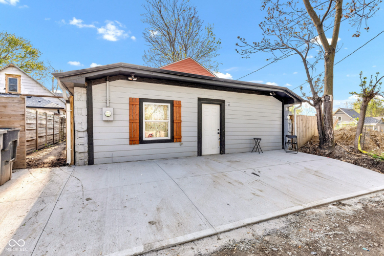 Listing Image 24