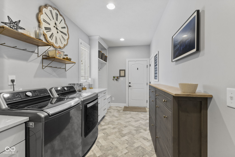 Listing Image 65