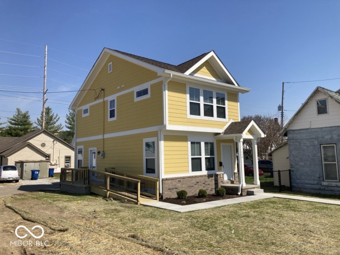 Listing Image 4