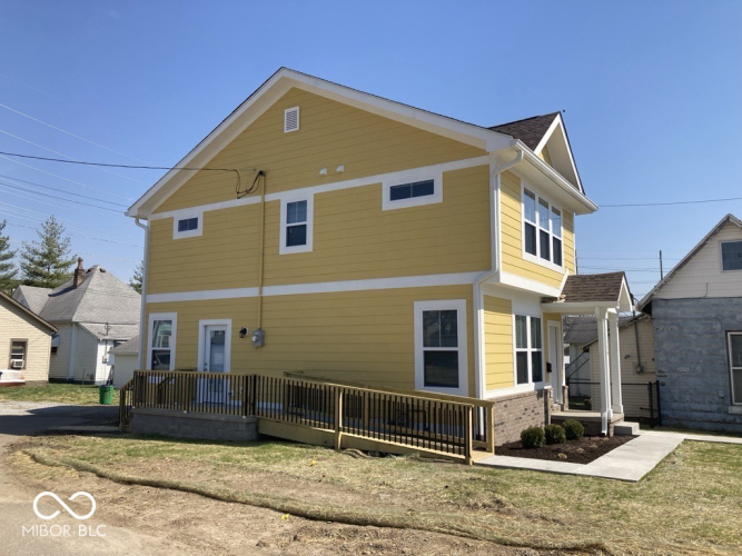Listing Image 5