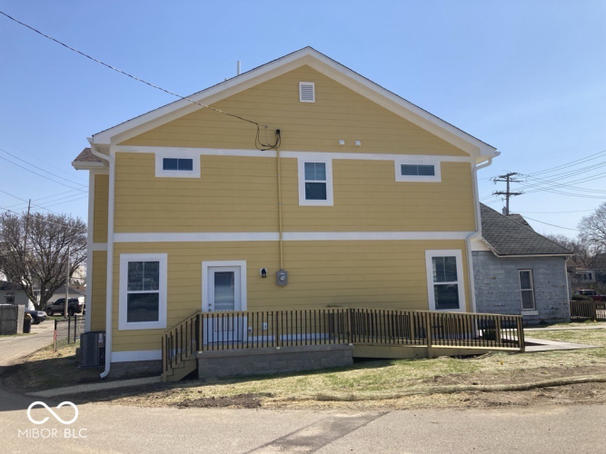 Listing Image 6
