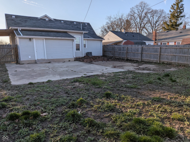 Listing Image 8