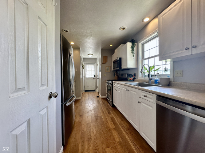 Listing Image 15