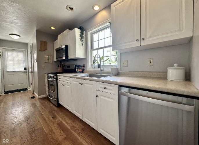 Listing Image 17