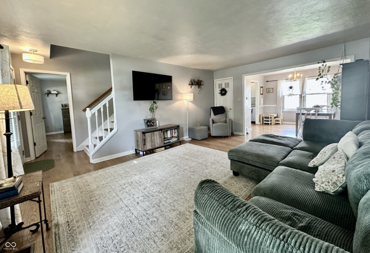 Listing Image 6