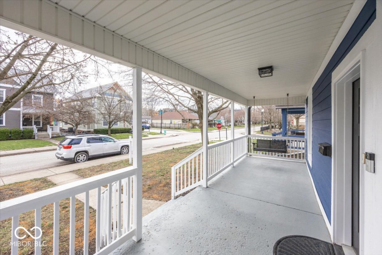 Listing Image 3