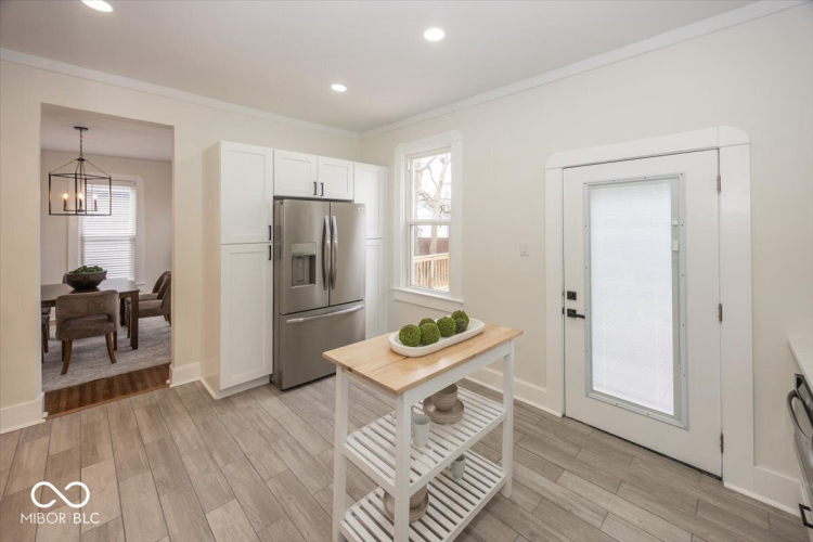 Listing Image 10