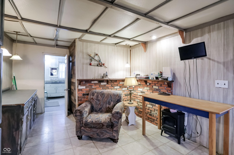 Listing Image 14