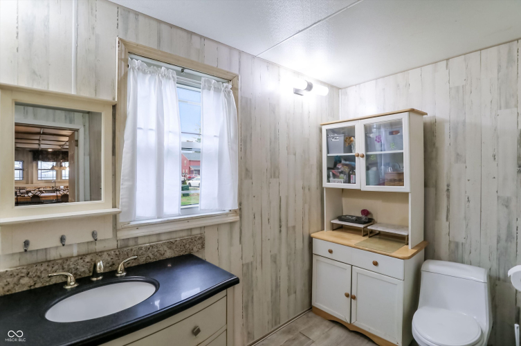 Listing Image 21