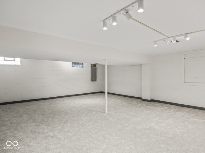 Listing Image 45