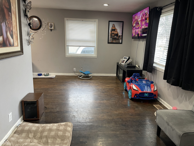Listing Image 13