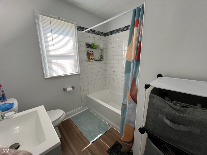Listing Image 17