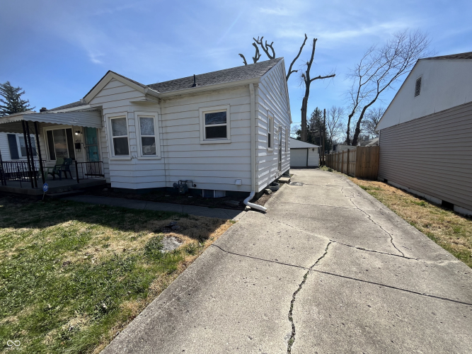 Listing Image 3