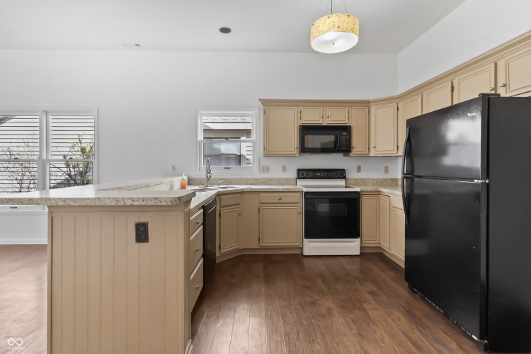 Listing Image 18