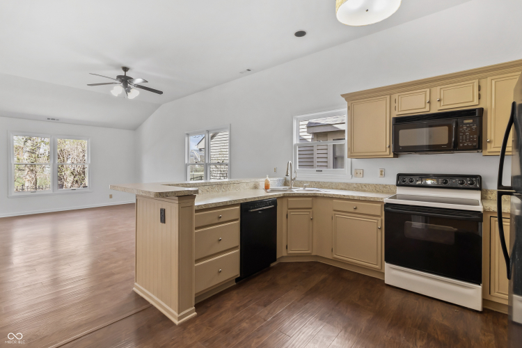 Listing Image 20