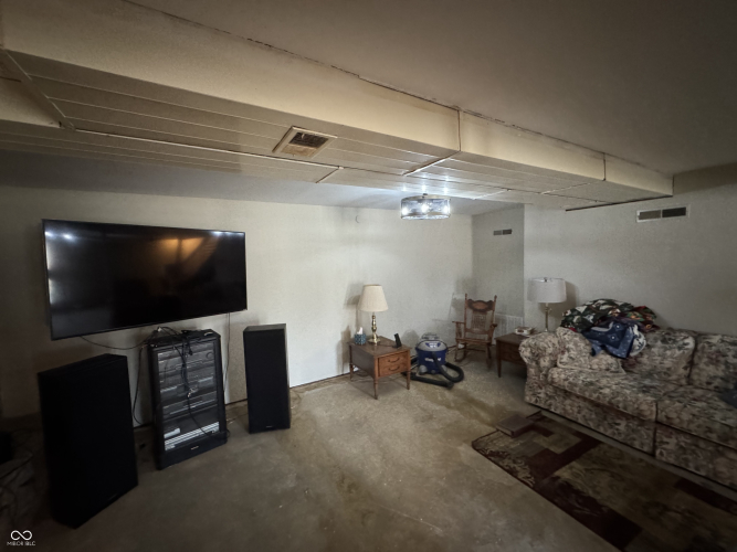 Listing Image 43