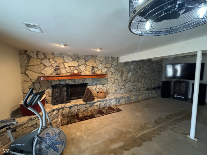 Listing Image 44