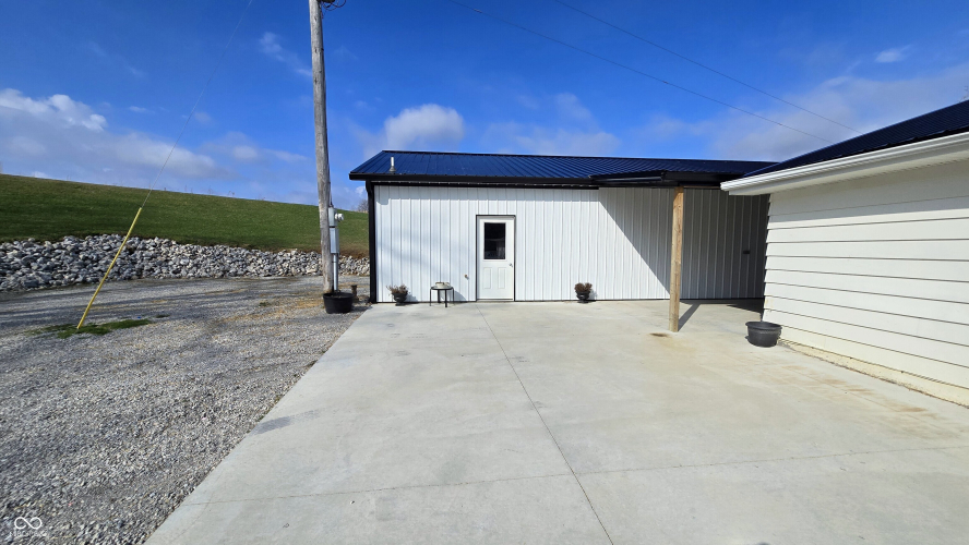 Listing Image 19
