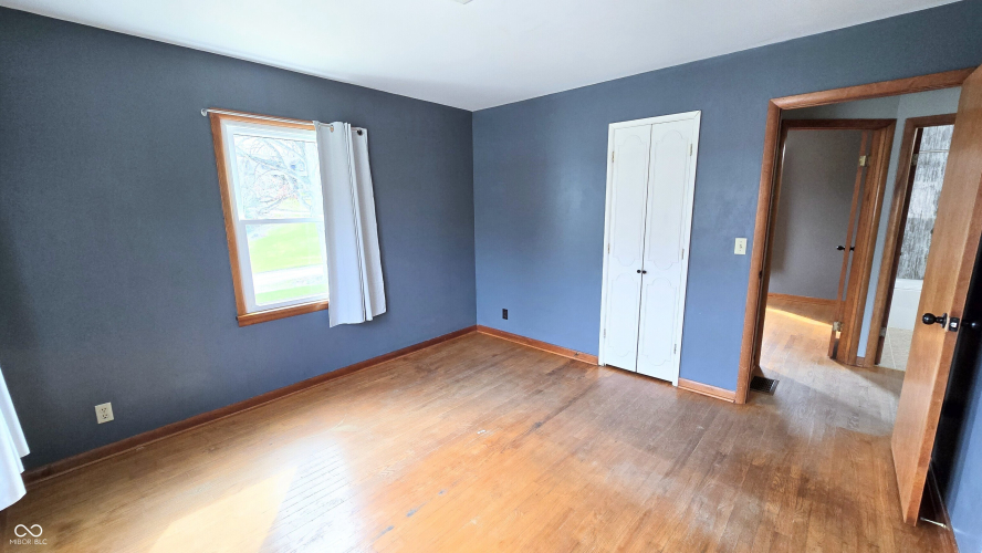 Listing Image 32