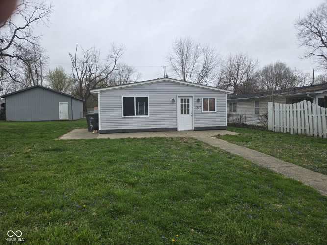 Listing Image 3