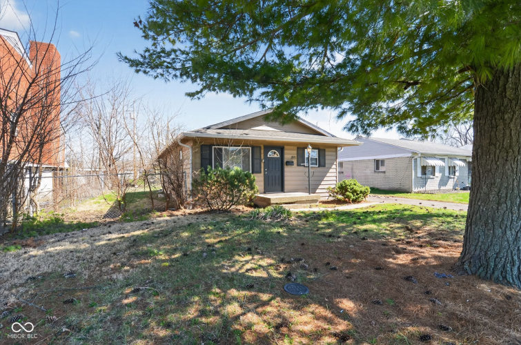 Listing Image 3