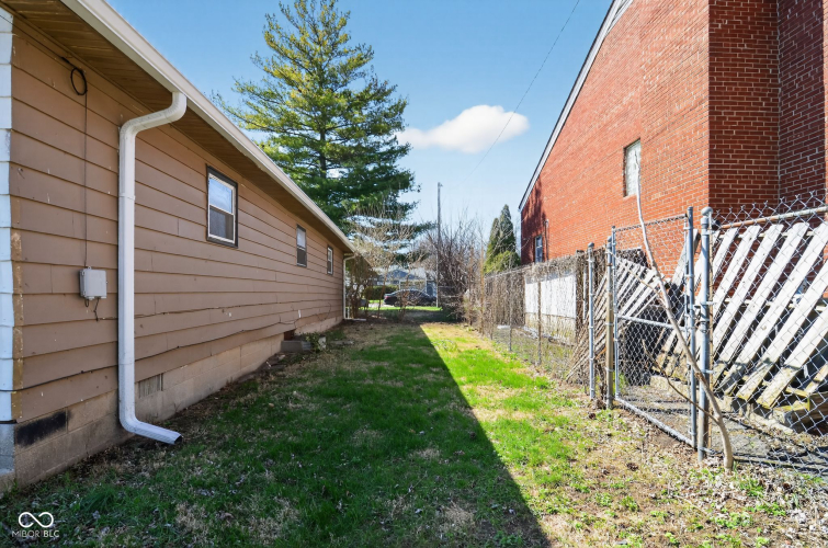 Listing Image 25