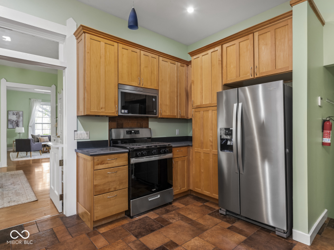 Listing Image 16