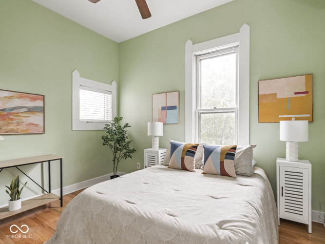 Listing Image 10
