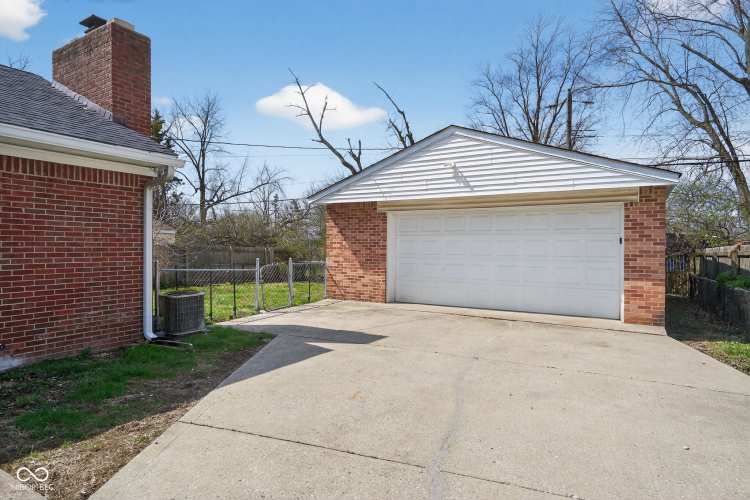 Listing Image 23