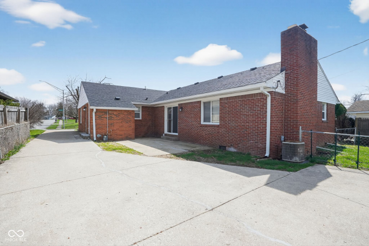 Listing Image 24