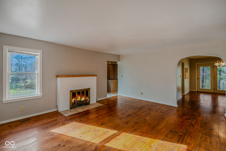 Listing Image 18