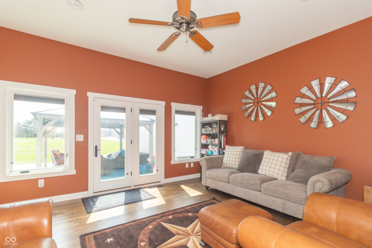 Listing Image 13