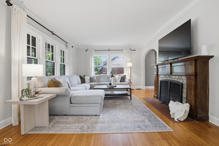 Listing Image 11