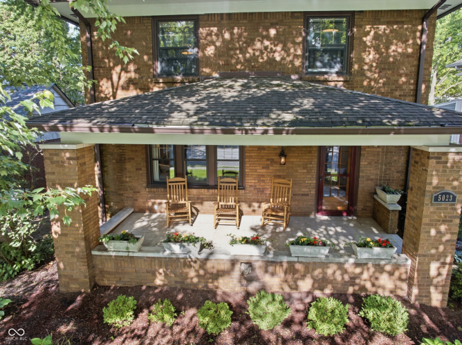 Listing Image 4
