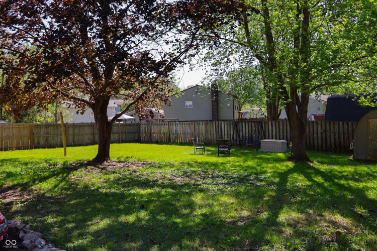 Listing Image 4