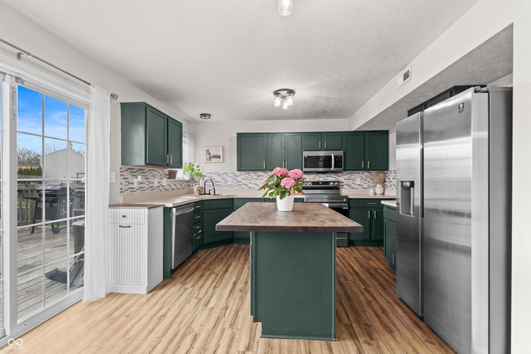 Listing Image 12