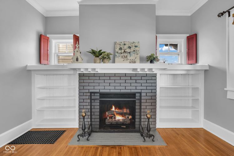 Listing Image 12